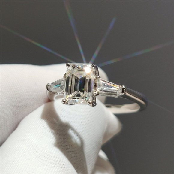 2 carat emerald cut moissanite engagement ring- 925 sterling silver D-FL - Picture 4 of 5